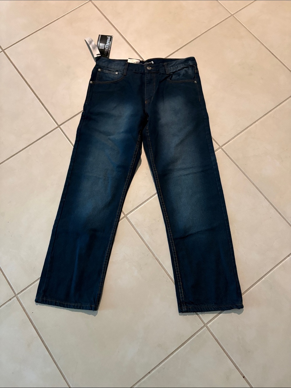 NWT men’s 34x32 loose thread jeans 1903